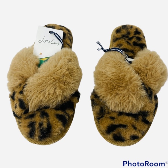 Joules Shoes - NWT JOULES fluffy "leopard"slippers sz7